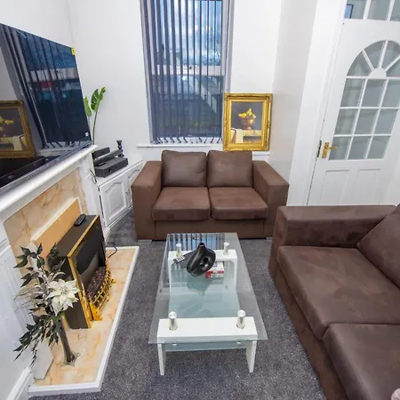 Lovely City Home + Free Parking-2